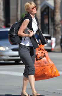 Laura Dern feet photo thumbnail