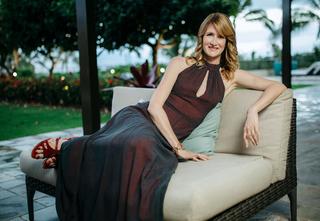 Laura Dern feet photo thumbnail