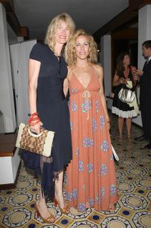 Laura Dern feet photo thumbnail