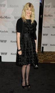 Laura Dern feet photo thumbnail
