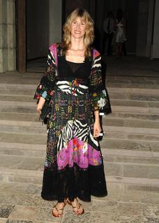 Laura Dern feet photo thumbnail