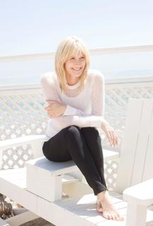 Laura Dern feet photo thumbnail