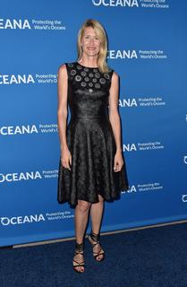 Laura Dern feet photo thumbnail