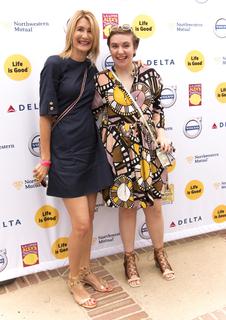 Laura Dern feet photo thumbnail