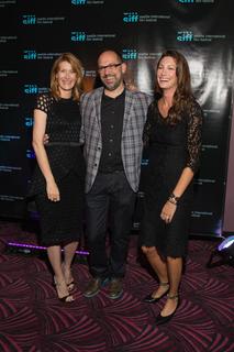 Laura Dern feet photo thumbnail