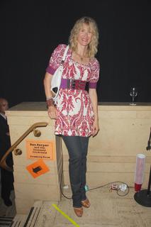 Laura Dern feet photo thumbnail