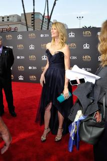 Laura Dern feet photo thumbnail