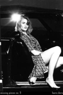Laura Dern feet photo thumbnail