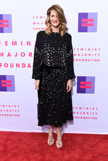 Laura Dern feet photo thumbnail