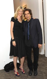Laura Dern feet photo thumbnail