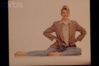 Laura Dern feet photo thumbnail