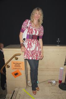 Laura Dern feet photo thumbnail
