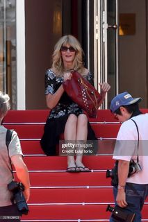 Laura Dern feet photo 3