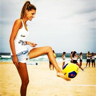 Laura Dundovic feet photo 14