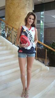 Laura Dundovic feet photo 19