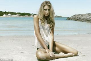 Laura Dundovic feet photo 15