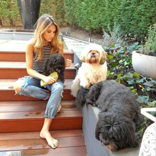 Laura Dundovic feet photo 14