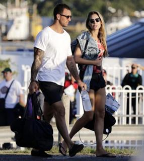 Laura Dundovic feet photo 10