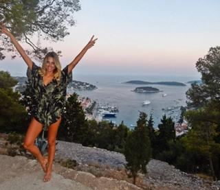 Laura Dundovic feet photo 20