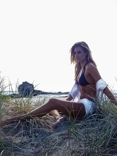 Laura Dundovic feet photo 11