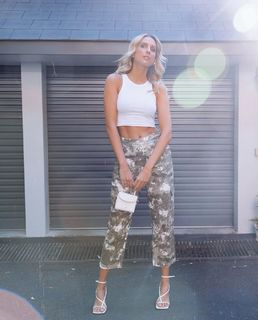 Laura Dundovic feet photo 9