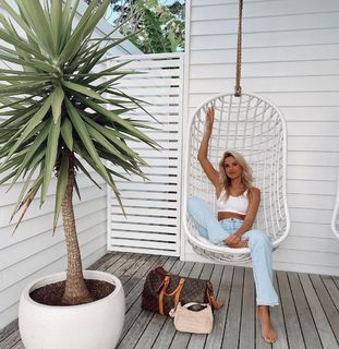 Laura Dundovic feet photo 14