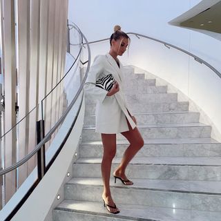 Laura Dundovic feet photo 11