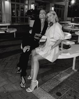 Laura Dundovic feet photo 9