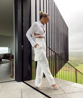 Laura Dundovic feet photo 4