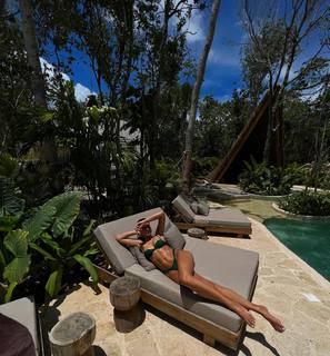 Laura Dundovic feet photo 14