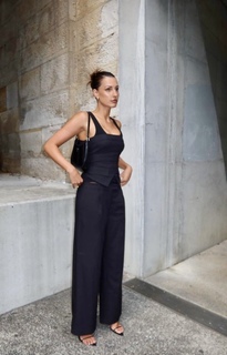 Laura Dundovic feet photo 10