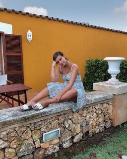 Laura Escanes feet photo 8