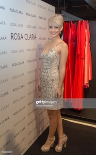 Laura Escanes feet photo 1