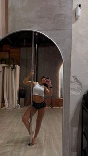 Laura Escanes feet photo 10