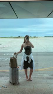 Laura Escanes feet photo 11