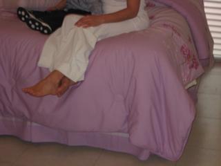 Laura Flores feet photo 15