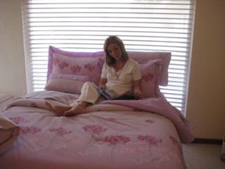 Laura Flores feet photo 14