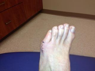 Laura Flores feet photo 1
