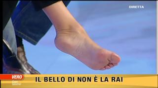Laura Freddi feet photo 15