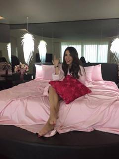 Laura González feet photo thumbnail