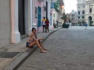 Laura González feet photo thumbnail