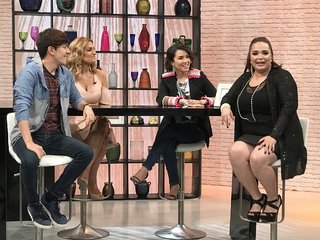 Laura González feet photo thumbnail