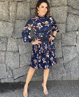 Laura González feet photo thumbnail