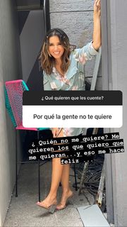 Laura González feet photo thumbnail