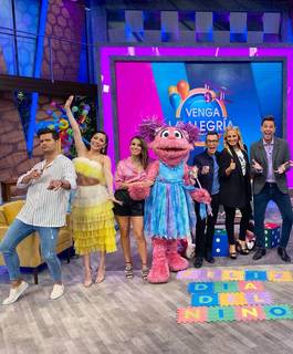 Laura González feet photo thumbnail