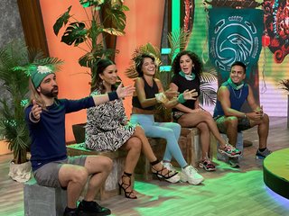 Laura González feet photo thumbnail