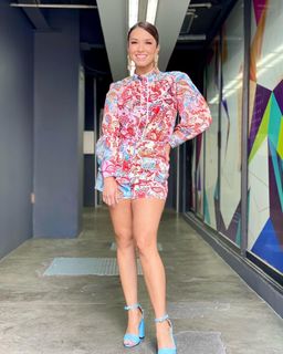 Laura González feet photo thumbnail