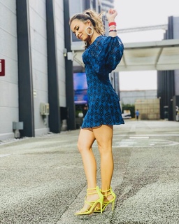 Laura González feet photo thumbnail