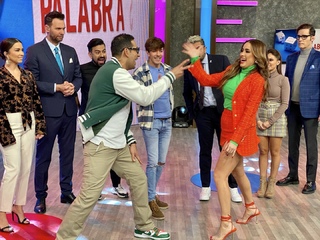 Laura González feet photo thumbnail