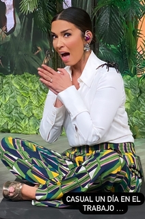 Laura González feet photo thumbnail